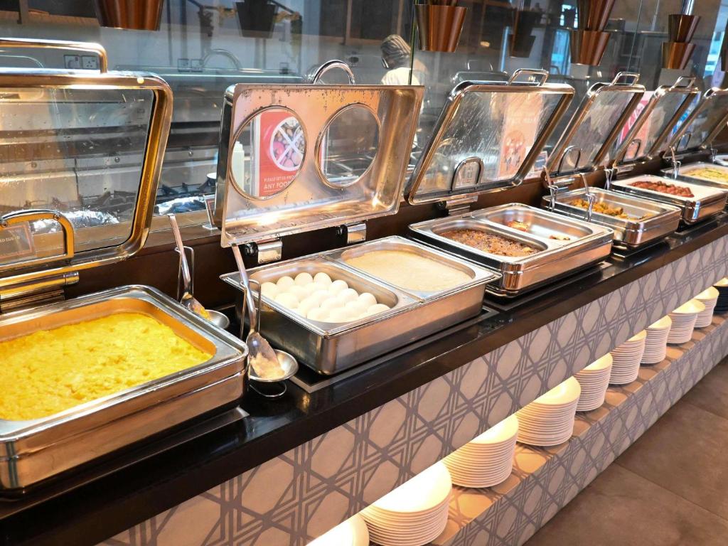 Novotel Dubai Gold District - Resim 31