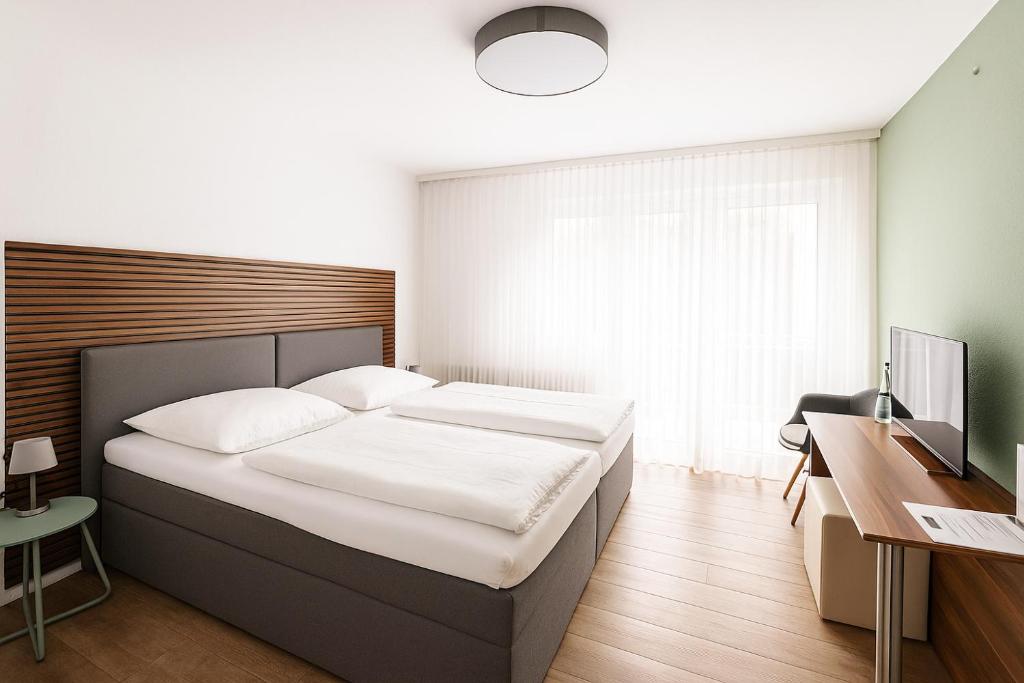Eisberg Hotel Schwanen - King Room With Balcony