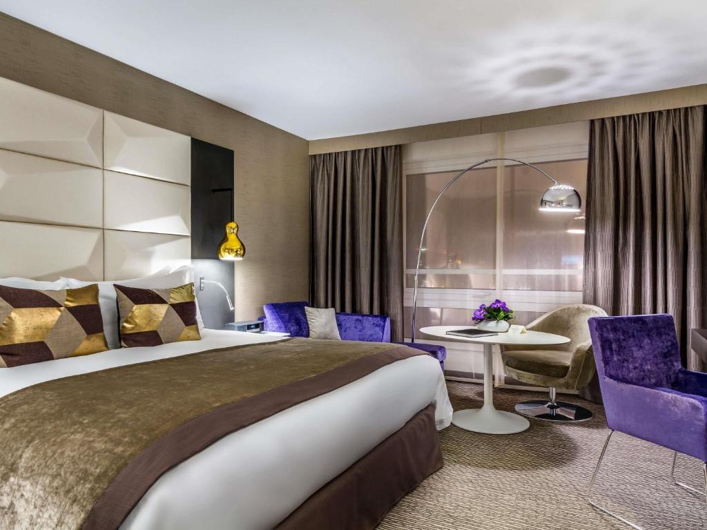 
Luxury King Room with View
