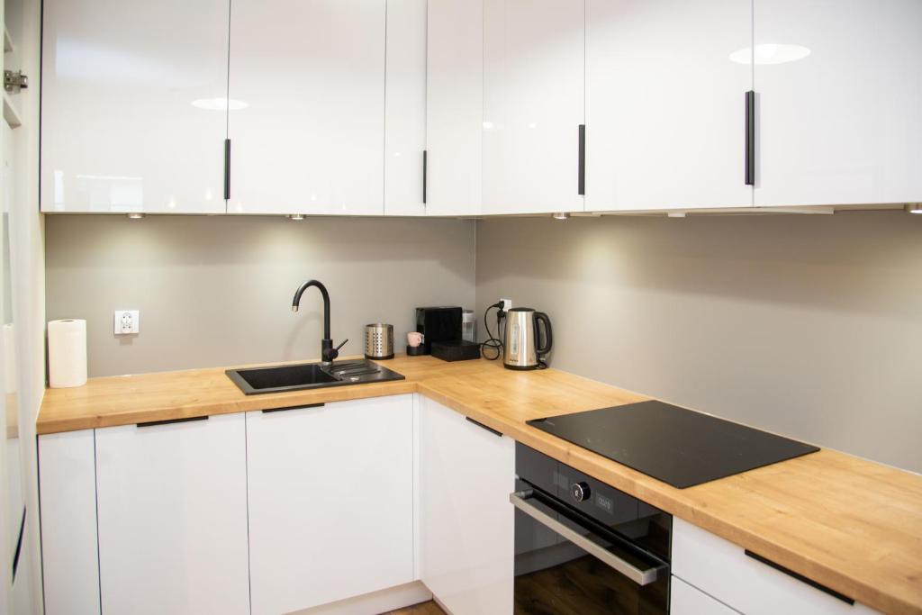 Maya's Flats & Resorts 48 - Szafarnia - 17