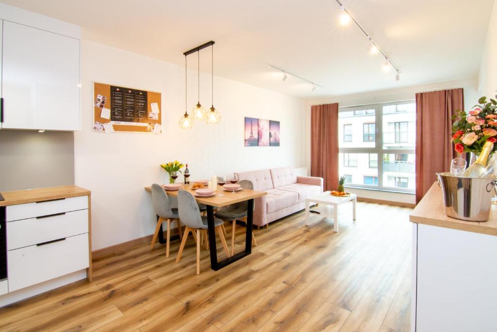 Maya's Flats & Resorts 48 - Szafarnia - 10