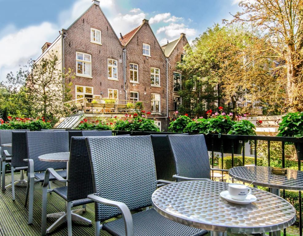 En have udenfor Hotel Alexander
