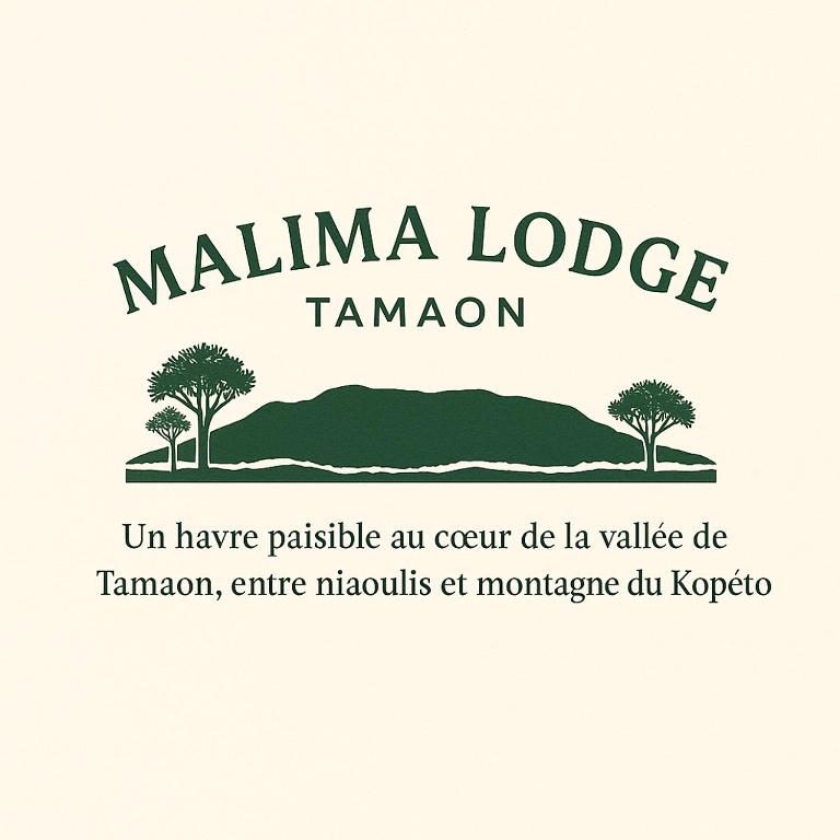 Studio à Tamaon - Malima Lodge的一块写着“malimia lodge tamamura”的牌子，旁边有三棵树
