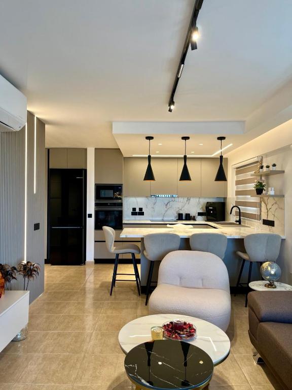 Kuchyň nebo kuchyňský kout v ubytování Sweet Luxury 2BR Nicosia City