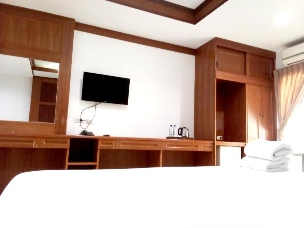 SB Living Place Hotel Phuket Town - Resim 27