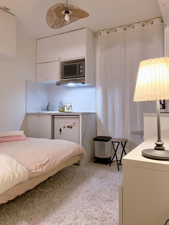 Cozy Studio near the Eiffel Tower Central 7th N7-21