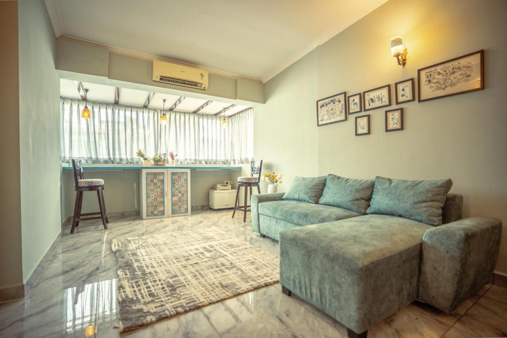 Posezení v ubytování The Salty Soul A cozy Two Bedroom apartment