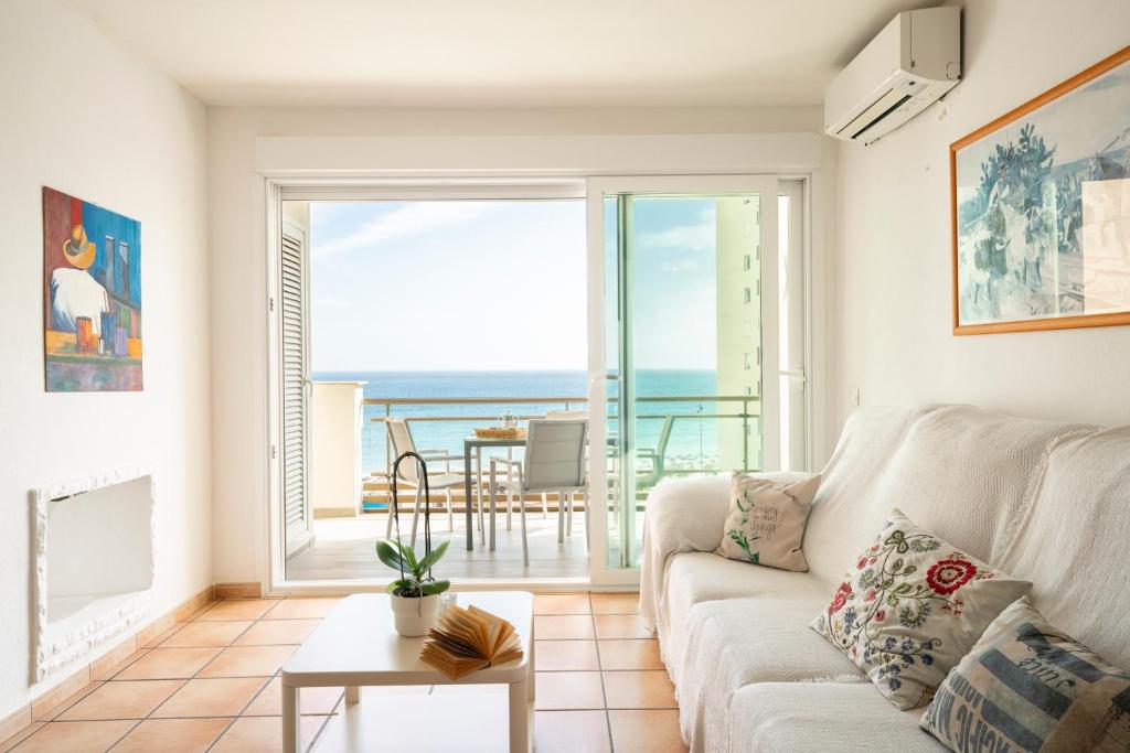 AA Guest - The Magic Front Sea Views Eco Apartment