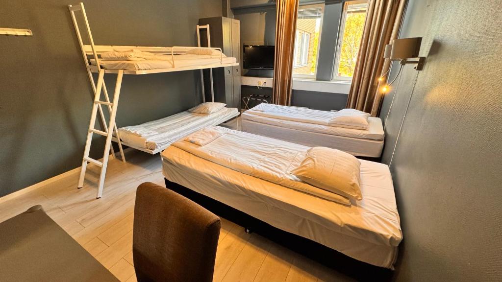 
Quadruple Room with Shared Bathroom - Annex
