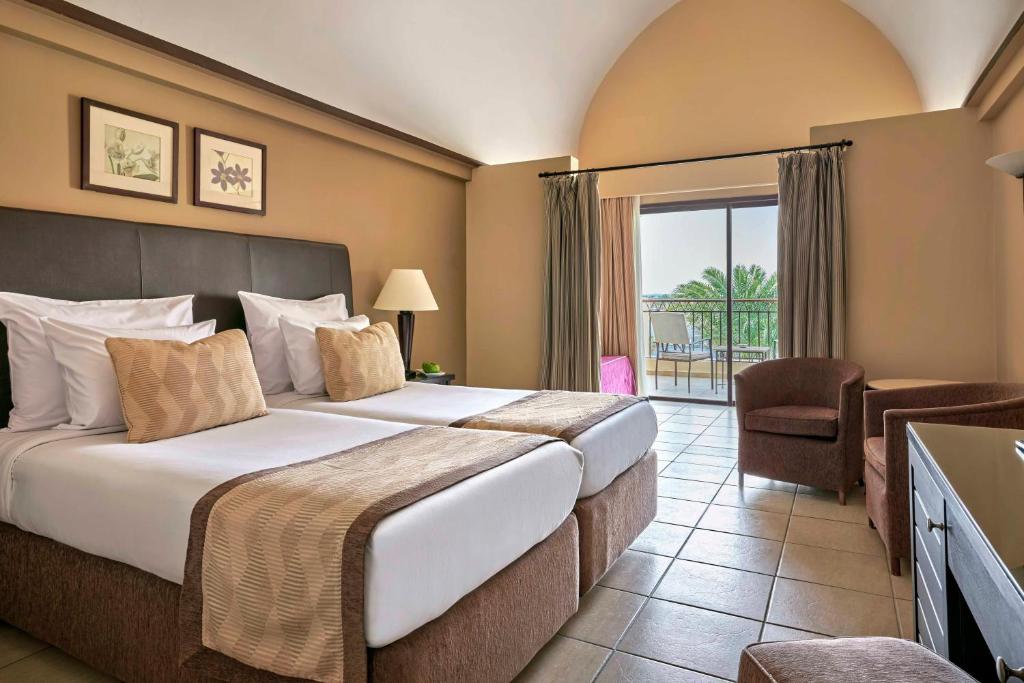 JAZ Lamaya Resort - 9