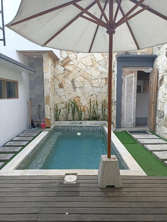 Bassein majutusasutuses ACE Villa või selle lähedal