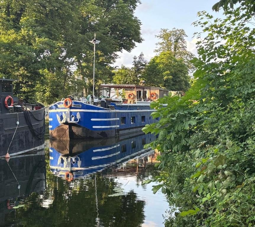 Φυσικό τοπίο κοντά σε αυτό το πλωτό κατάλυμα