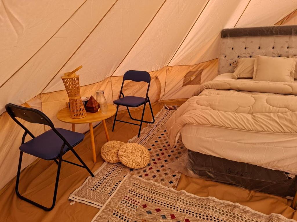 Desert Romance Retreatにあるベッド