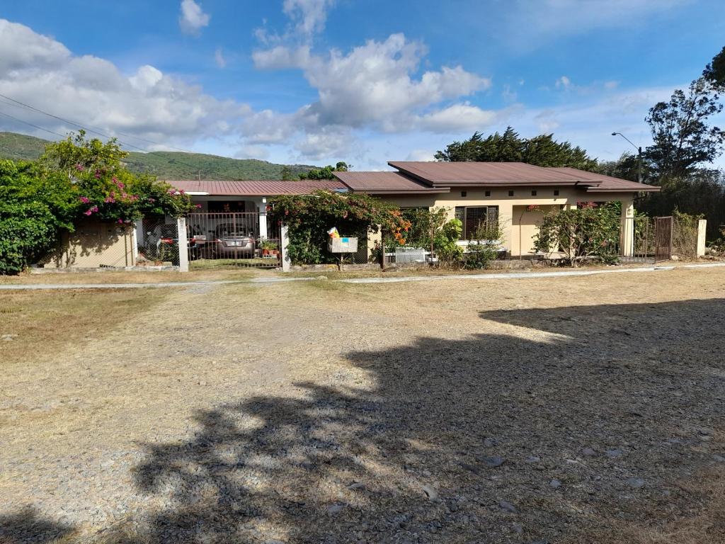 Το κτήριο όπου στεγάζεται  το διαμέρισμα