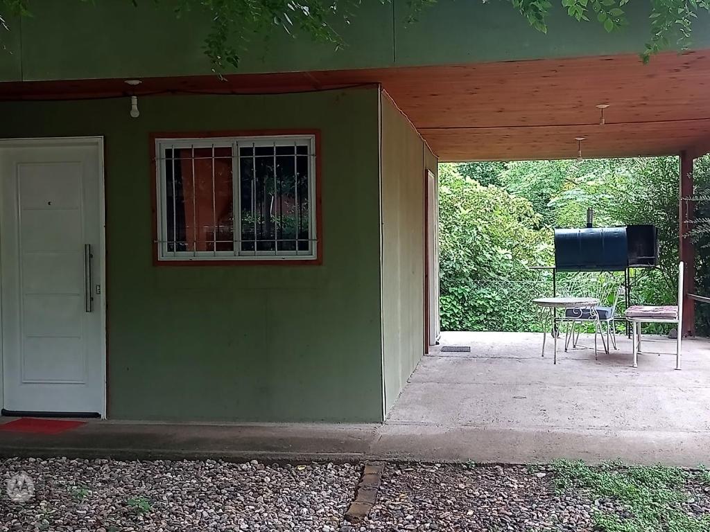 Το κτήριο όπου στεγάζεται  η παραθεριστική κατοικία