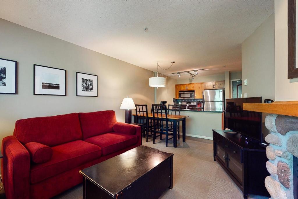 Nhà bếp/bếp nhỏ tại Town Plaza, Unit 302