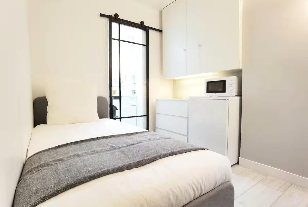 Cozy Single Flat in Paris 16th District Elevator N16-142