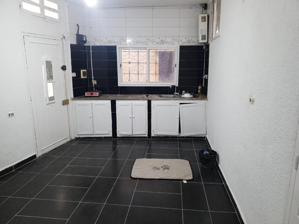 Una cocina o cocineta en Dar Samira