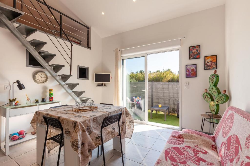 Fotografie z fotogalerie ubytování Maison Mexico v destinaci Saint-Mitre-les-Remparts