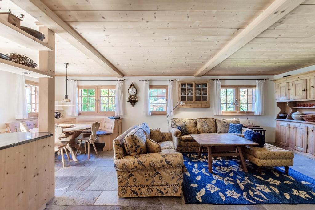 Χώρος καθιστικού στο Laax Chalet by Quokka 360 - Charming Chalet with private patio