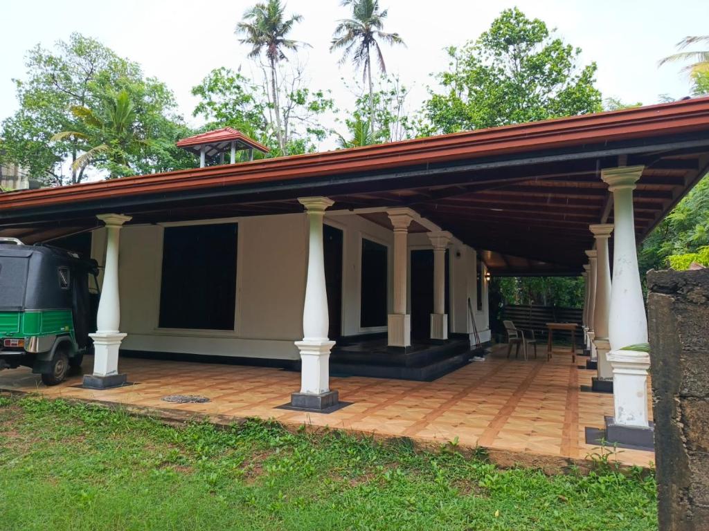 Το κτήριο όπου στεγάζεται  η βίλα