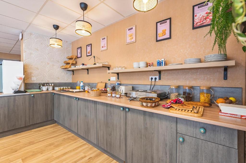 Logis Hotel au tambour - Resim 37