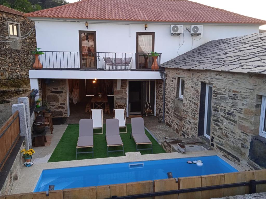 Πισίνα στο ή κοντά στο T3 Casa da Chica
