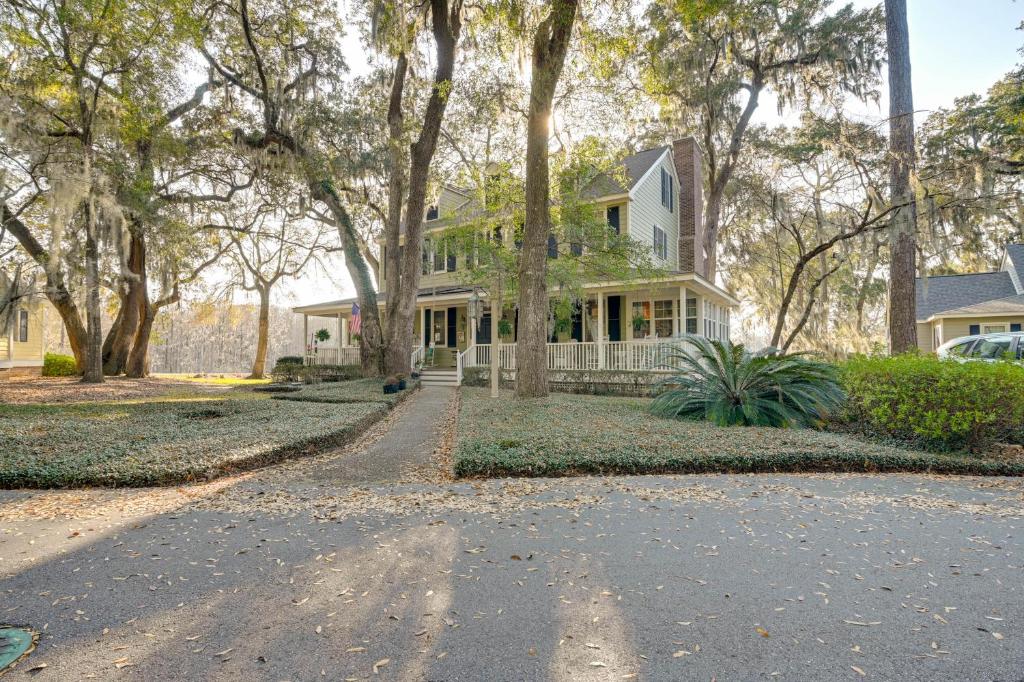 Zahrada ubytování Riverside Cottage Close to Ocean and Myrtle Beach