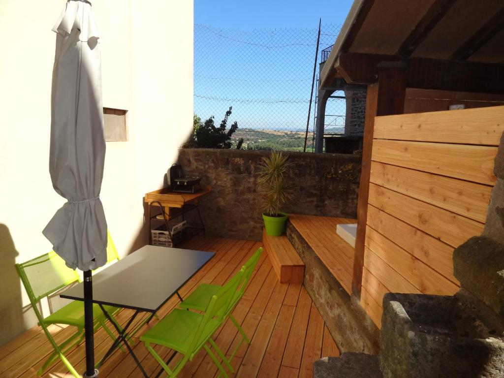 Balkón nebo terasa v ubytování Gîte Dourdou - Les Hauts de Camarès