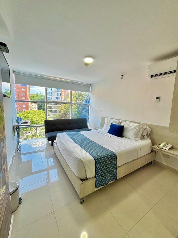 Hotel Laureles Plaza - Deluxe Double Room