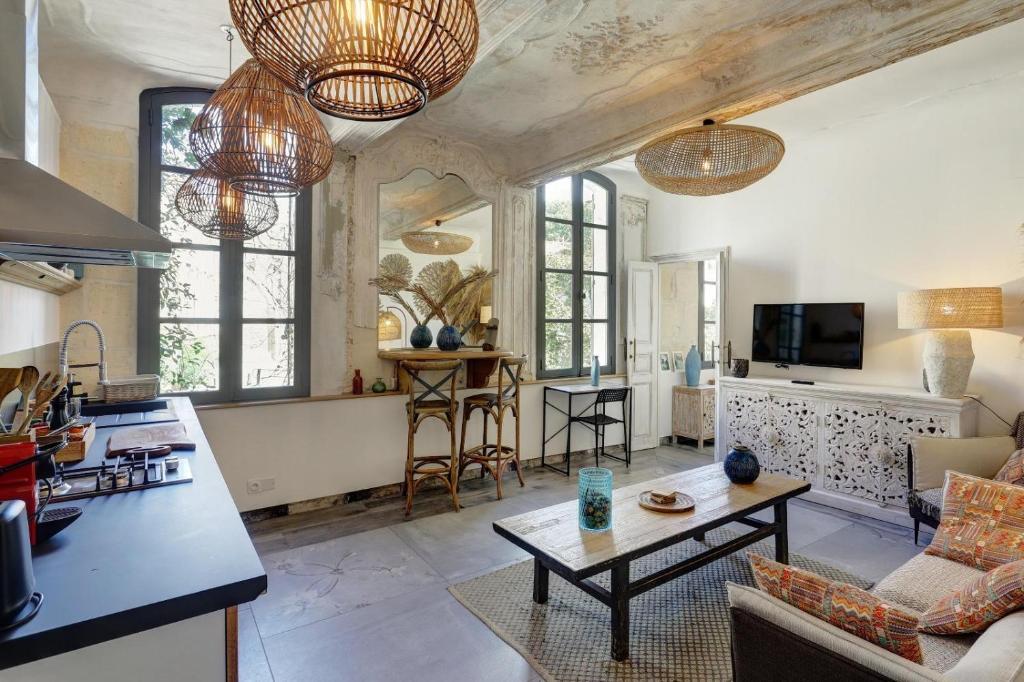 Μια τηλεόραση ή/και κέντρο ψυχαγωγίας στο HP2 Magnifique appartement dans HP les Oliviers-2