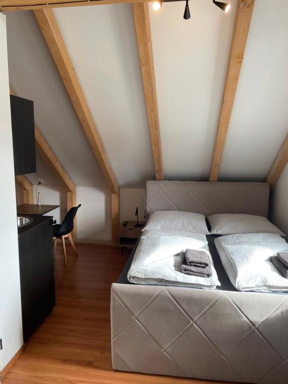 Postel nebo postele na pokoji v ubytování Schönes und modernes Apartment VS