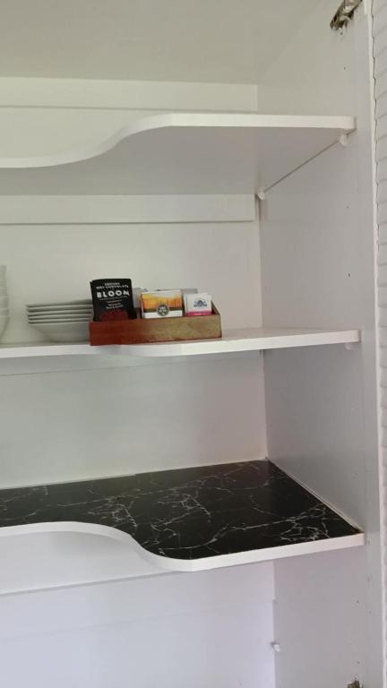 4 double 1 single and 1 Sofa Beds House, 638A Te Ngae Road - Resim 4