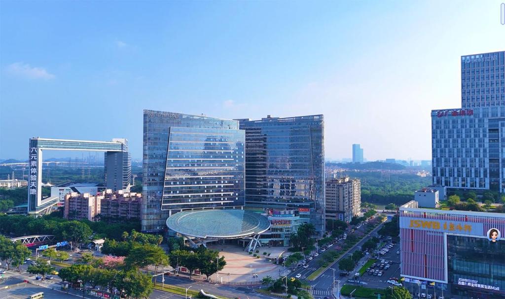 Pemandangan umum bagi Guangzhou atau pemandangan bandar yang diambil dari hotel