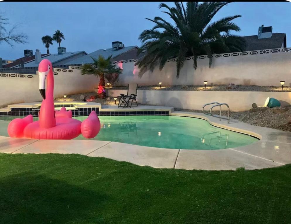 Πισίνα στο ή κοντά στο 2 story large house pool jacuzzi