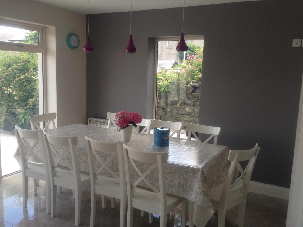 Fotografie z fotogalerie ubytování 5 bedroom Town House v destinaci Dungarvan