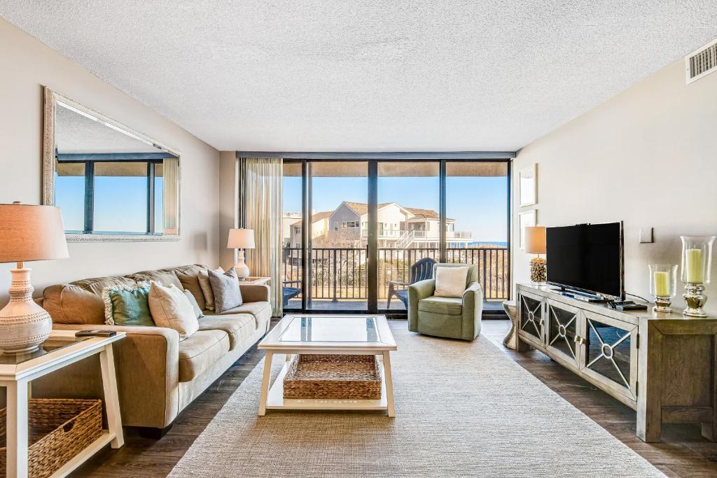 TV a/nebo společenská místnost v ubytování Sea Colony --- 1F Annapolis Garden House Rd