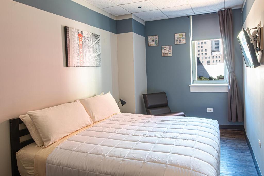 HI Chicago Hostel photo