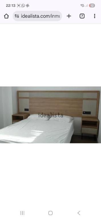 ein Bild eines Bettes in einem Zimmer in der Unterkunft Casa ibarlu in Ibarlucea