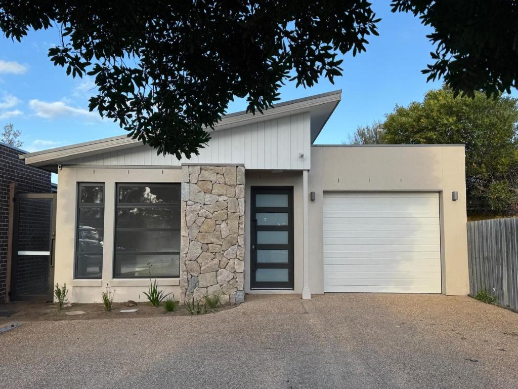 Budova, kde se prázdninový dům nachází