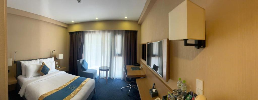 Phòng Deluxe Giường Đôi Có Cửa Sổ