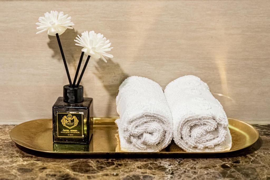 Phòng Deluxe Giường Đôi Có Cửa Sổ