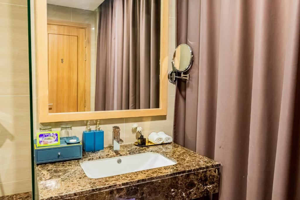 Suite Giường Đôi Nhìn Ra Thành Phố