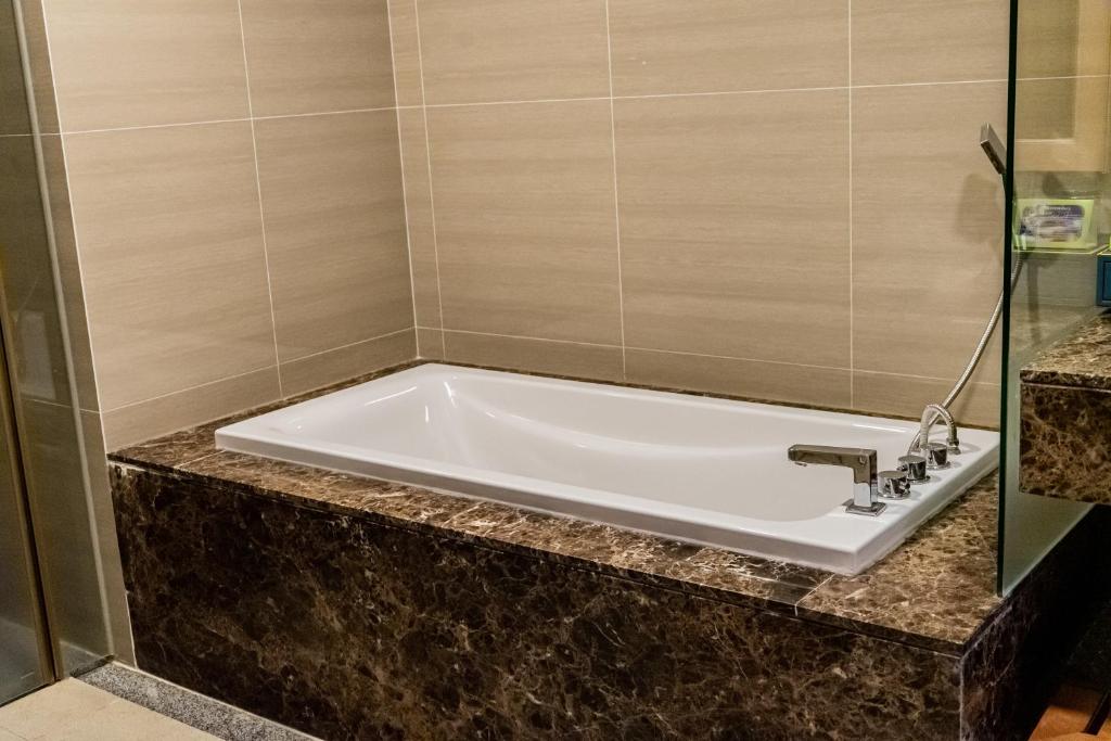 Suite Giường Đôi Nhìn Ra Thành Phố