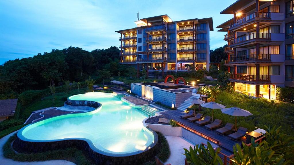 Bazén v ubytování Nammara at Shasa - 2 Bedroom apartment at Laem-Set nebo v jeho okolí