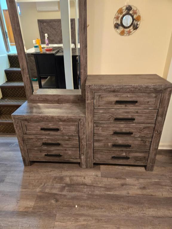 Gallery image of Belmont Lux Escape - Walkable Studio 19 Miles to Manhattan in Elmont