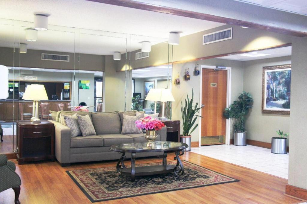 Posezení v ubytování Quality Inn & Suites Franklin