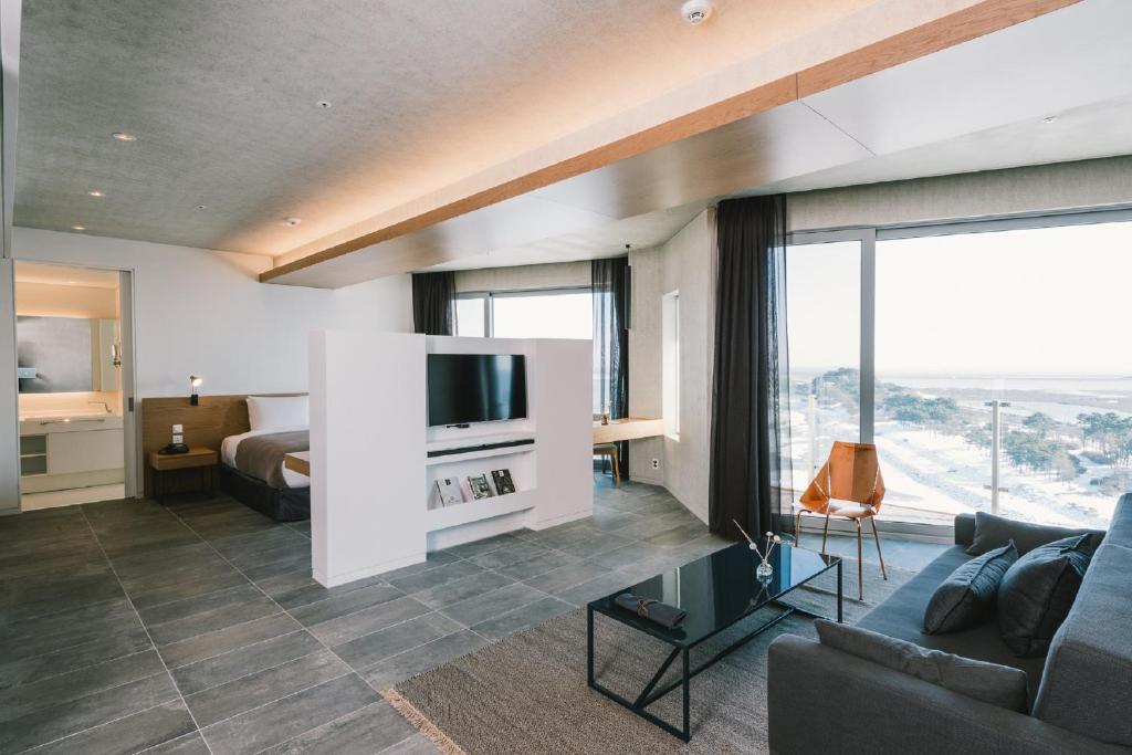 TV a/nebo společenská místnost v ubytování Nest Hotel Incheon