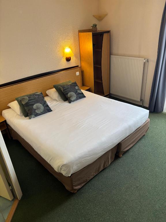 Campanile Dijon Centre - Gare - Resim 9