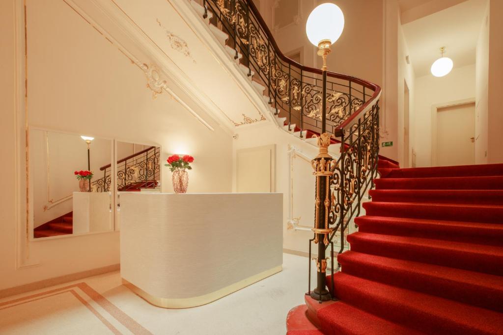 Hotel Golden Lamb - Resim 10